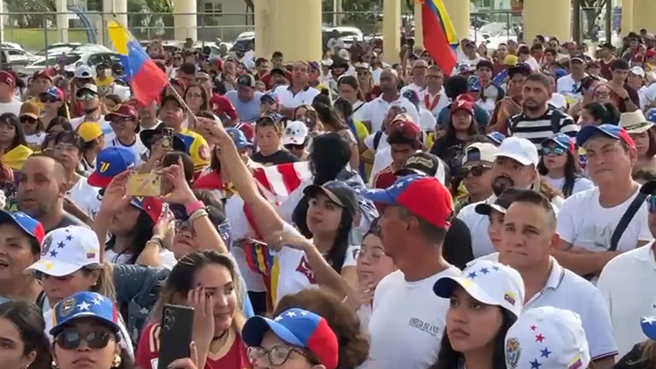 Maduro, de 61 años, busca un tercer mandato de seis años.