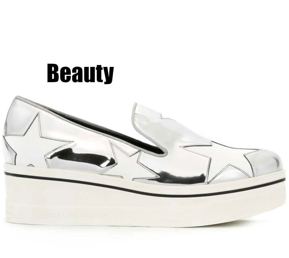 Tenis: Stella McCartney parece haberse anotado un diez con sus plataformas “Star Binx”. Silueta favorita de celebridades y fashionistas que además luce increíble con un par de jeans, para un look relajado y chic.
