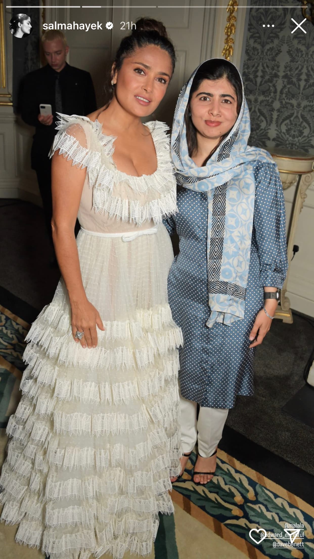 También se encontró con la reconocida activista Malala Yousafzai, quien recibió el Premio Nobel de la Paz en 2014 cuando tenía 17 años.
<br>