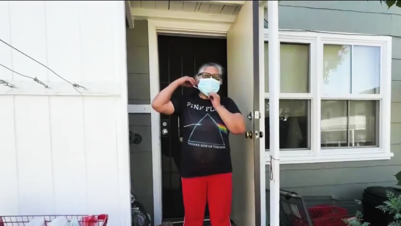Residentes de Boyle Heights enfrentan su sexto día entre el humo del incendio
