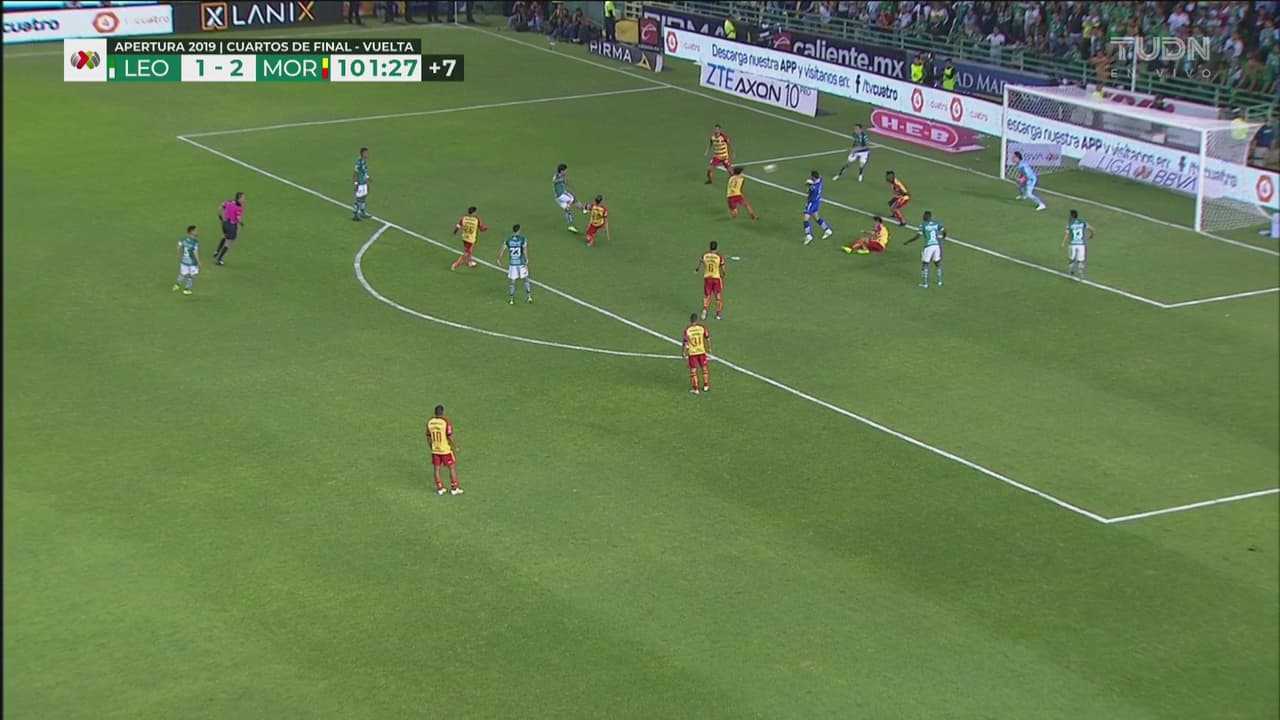 JJ Macías estremece el travesaño y acaricia el 2-2 para el León