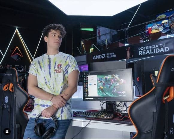 En su caso, se convirtió en ‘streamer’ de videojuegos, porque extrañaba la interacción con sus fans y de esa forma puede seguir en contacto con ellos mientras disfruta uno de sus 'hobbies' favoritos.