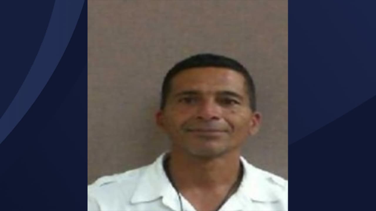 <b>Juan Santos Rivera</b>
<br>-Delitos: Asesinato y Ley de Armas
<br>-Fianza: $1,500,000