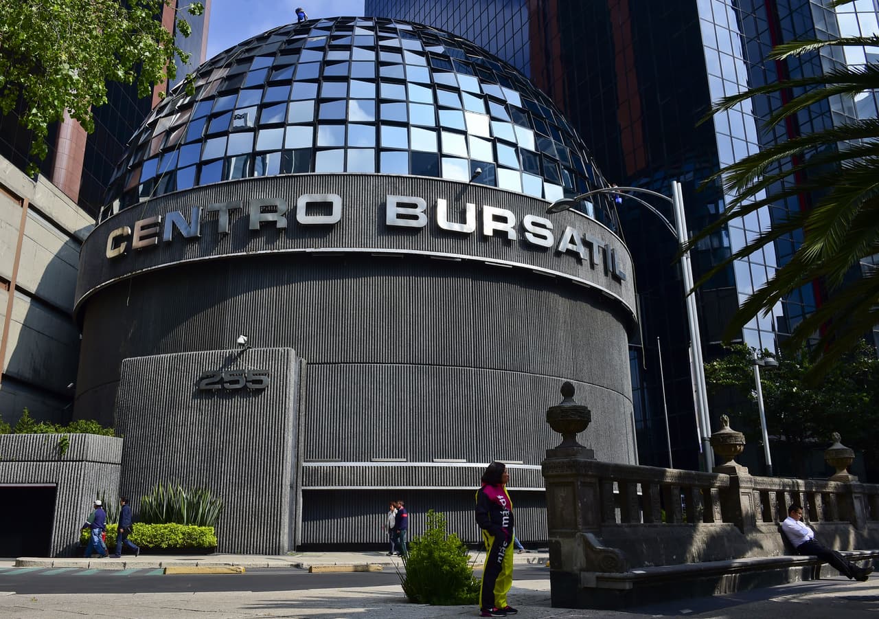 Tres consecuencias negativas que puede provocar una mayor caída del peso