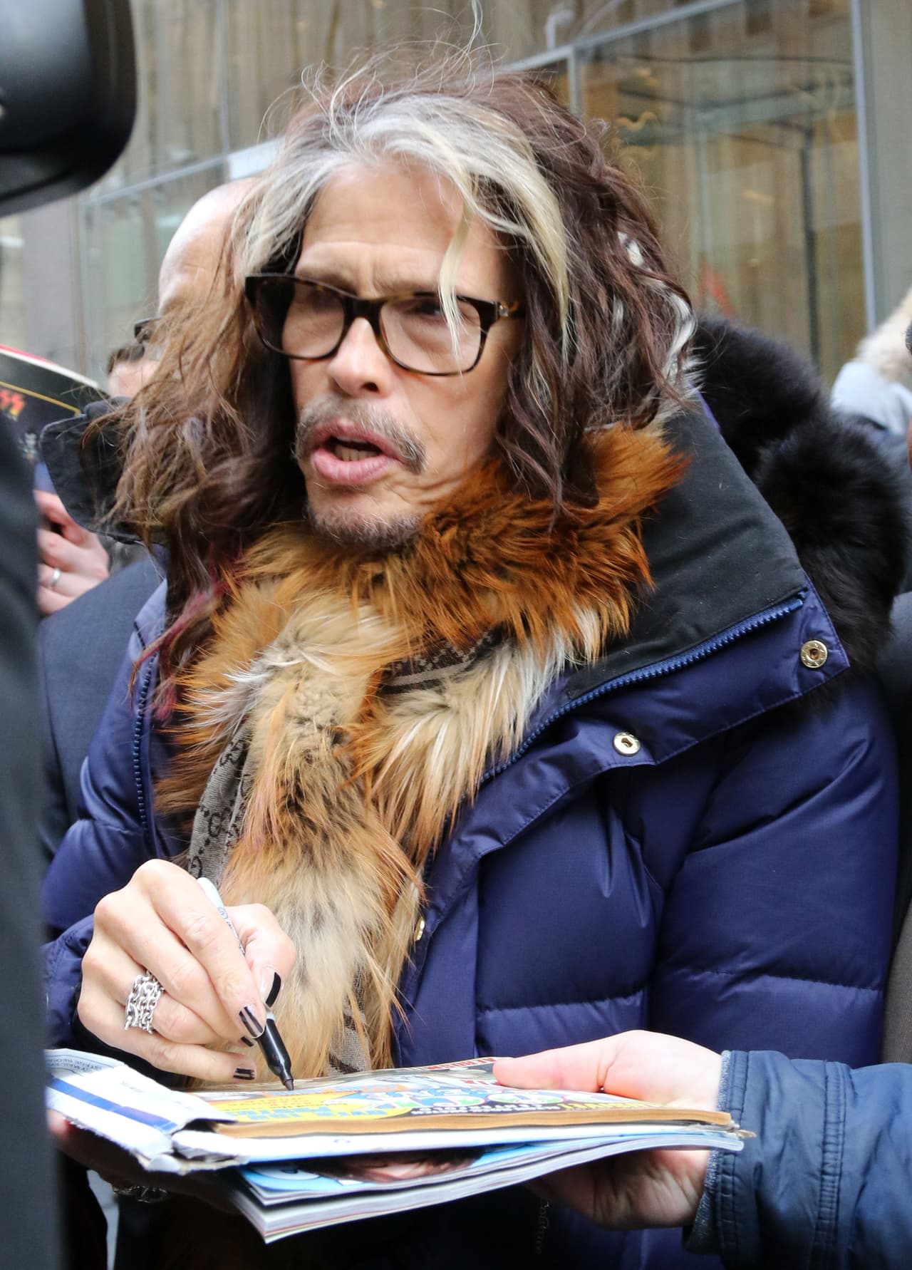 Por su parte, este hombre vive muy feliz y a plenitud, concentrado en su música y en sus hijas, Liv y Mia.