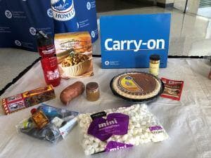 <b>Lleva solo alimentos "sólidos"</b> en tu maleta de mano. Encuentra más detalles 
<b><a href="https://www.tsa.gov/travel/security-screening/whatcanibring/items/solid-foods" target="_blank">aquí</a></b>.