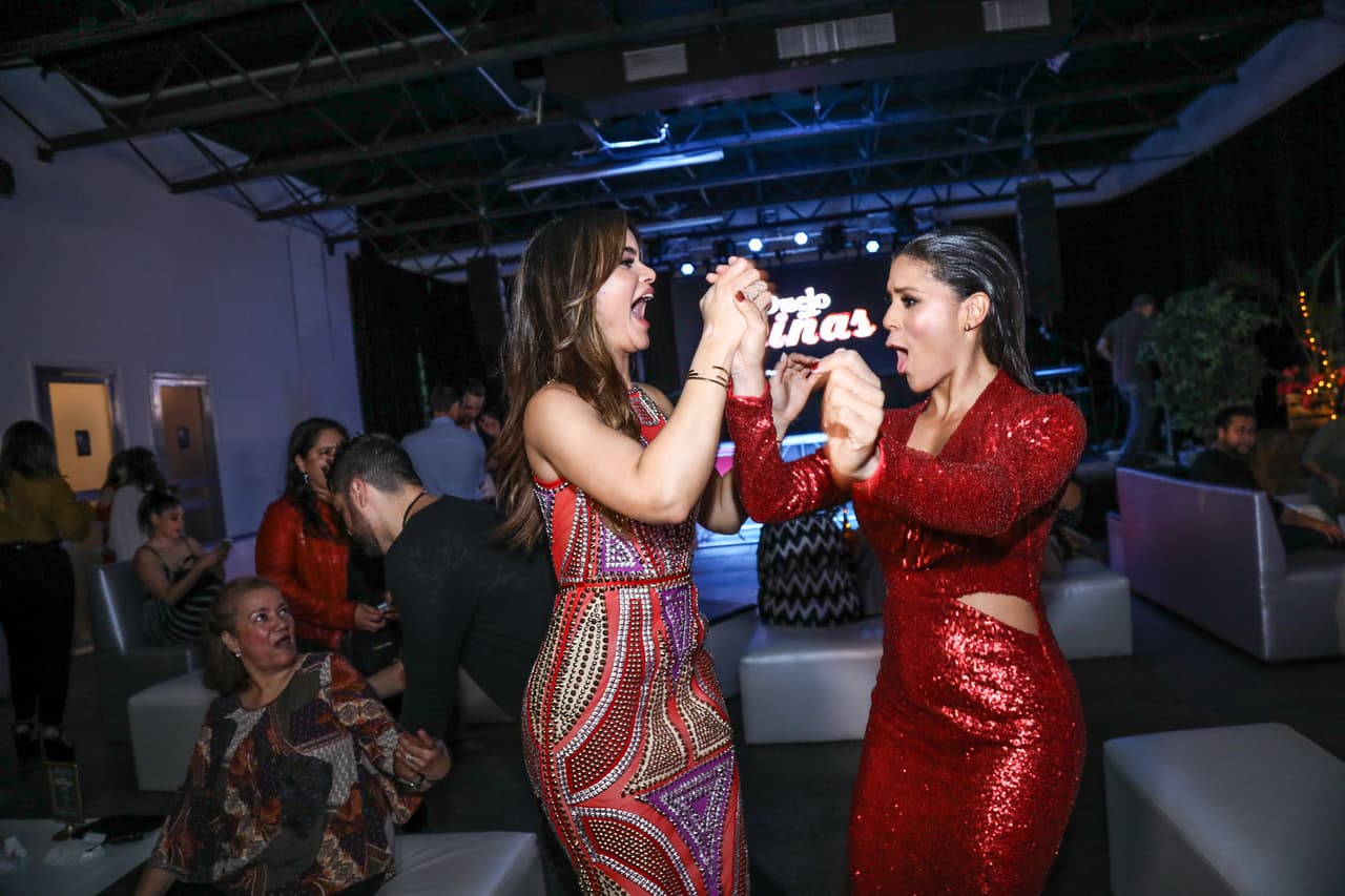 A pesar de haber sido llamado 'un duelo', la complicidad de las chicas quedó demostrada durante toda la noche. E