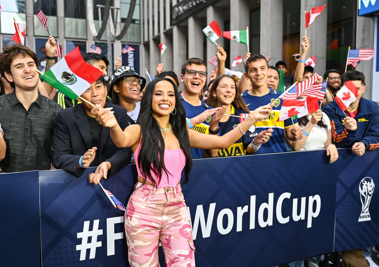 ¡Todo listo! De la mano de Gianni Infantino, Víctor Montagliani y Becky G, la FIFA dio a conocer las 16 sedes y estadios que albergarán la Copa del Mundo 2026.