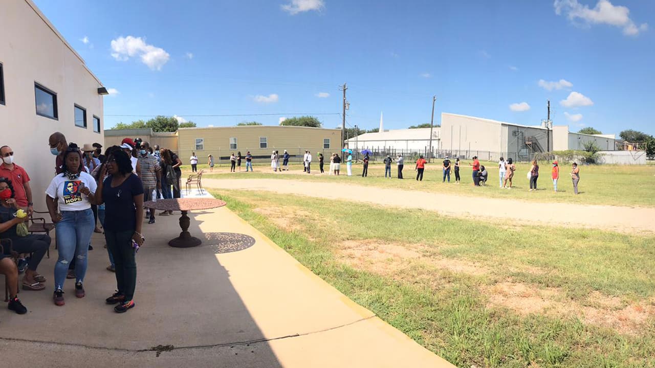 El evento está abierto el público desde las 12:00 p.m. hasta las 6:00 p.m. de este lunes.