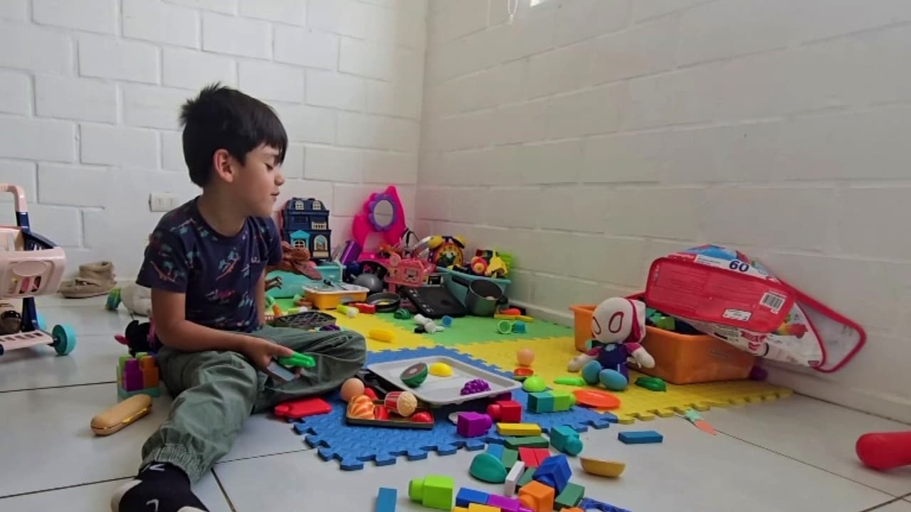 Una mano de ayuda para Renato: niño de seis años lucha por recuperar la visión con tratamiento médico