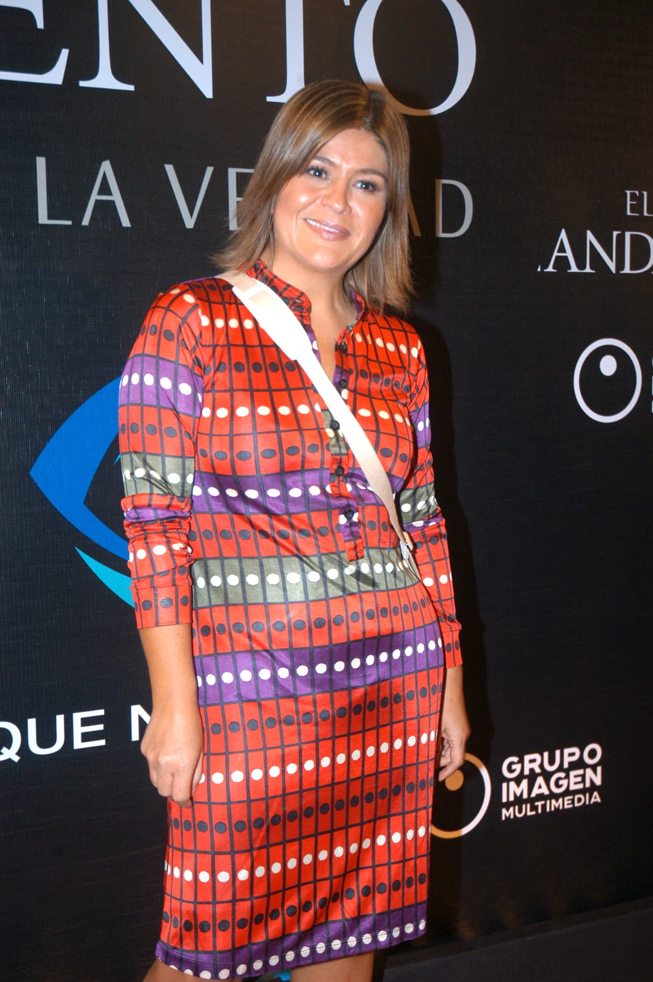 Martha Figueroa también asegura tener pruebas y mostró un par de imágenes recientes donde aparece Alberto Aguilera: "Hace unas semanas me había llegado una fotografía de Juan Gabriel donde estaba de espaldas y que presentamos en el programa de 'Con Permiso', y se hizo un revuelo por todo el mundo y de todos lados me hablaba que de dónde la saqué, pero me la hicieron llegar de parte de Juan Gabriel", dijo en el programa 'Intrusos'.