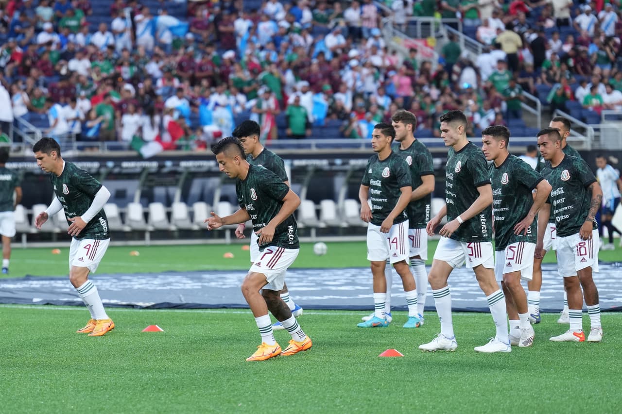 Con un equipo de jugadores jóvenes como Carlos Acevedo, Marcelo Flores o Luis Chávez, el Tricolor tuvo un pobre desempeño ante Guatemala.