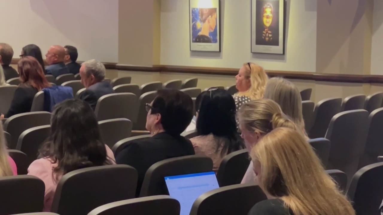 Condado Orange regula uso de IA en aulas ante preocupación de padres por aprendizaje