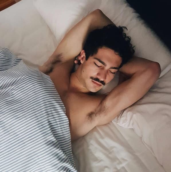 Se ve que es muy dormilón.
<br>