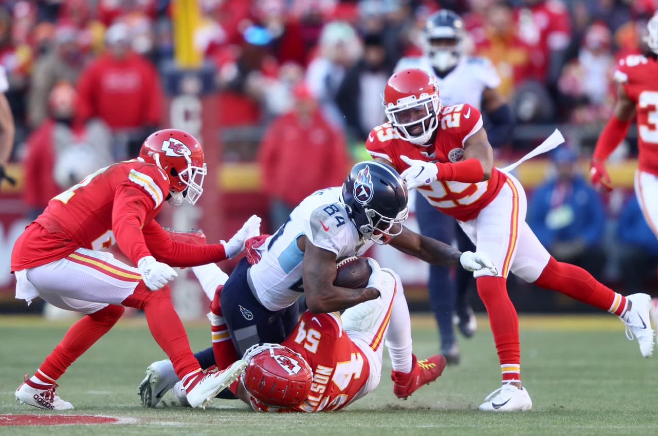 Patrick Mahomes lanzó 3 touchdowns y guía a los Chiefs a su tercer Super Bowl en la historia de la NFL.