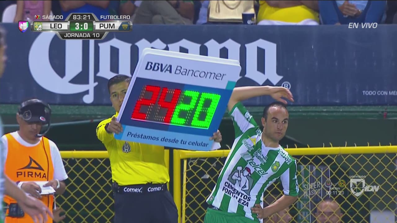 Landon Donovan recibe minutos ante Pumas