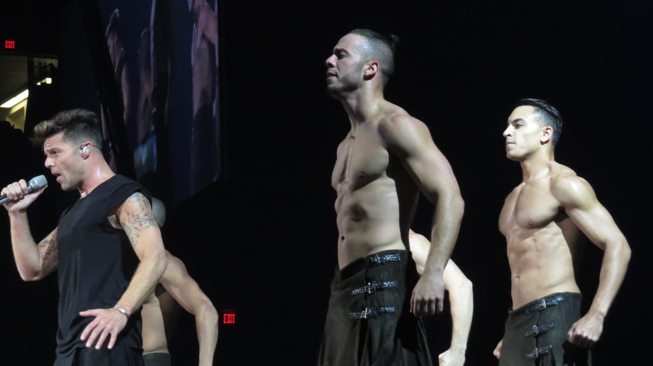 El One World Tour pasó por Chicago y el astro boricua deleitó con lo mejor de su repertorio. Mira esta galería con lo mejor del concierto de Ricky Martin.