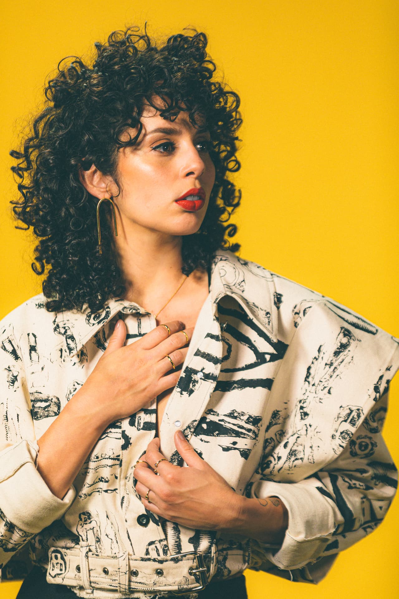 <b>Raquel Sofía</b> regresa a la noche de Latin GRAMMY, pero ahora nominada a Mejor Canción Pop por ‘Amor en Cuarentena’.