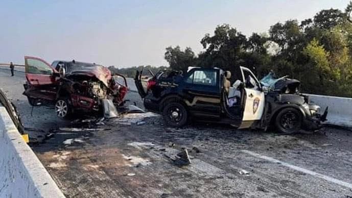 Choque sobre la autopista 99 deja un hombre muerto y dos policías de Galt hospitalizados