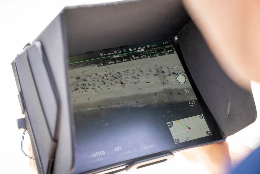 Esto preocupa a las autoridades pues el periodo vacacional apenas inicia y se espera una alta afluencia de bañistas, sobre todo los fines de semana. Según los expertos, los tiburones se han visto más seguido debido a un pez especial, que normalmente comen los tiburones, que se ha acercado a la bahía. 
<br>