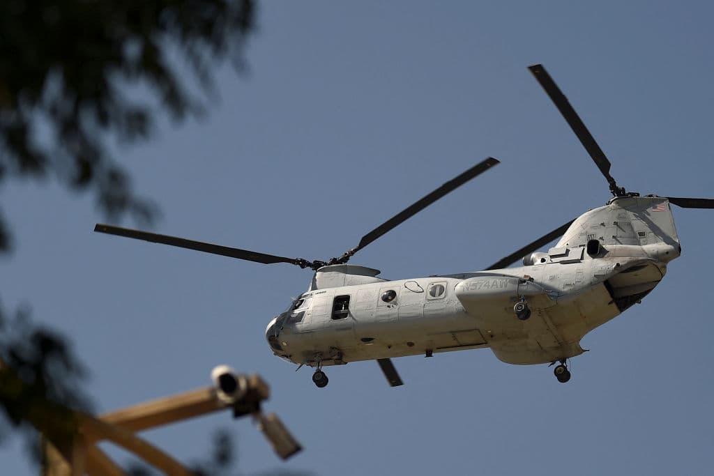 Tropas estadounidenses se retiran de la principal base militar en Afganistán