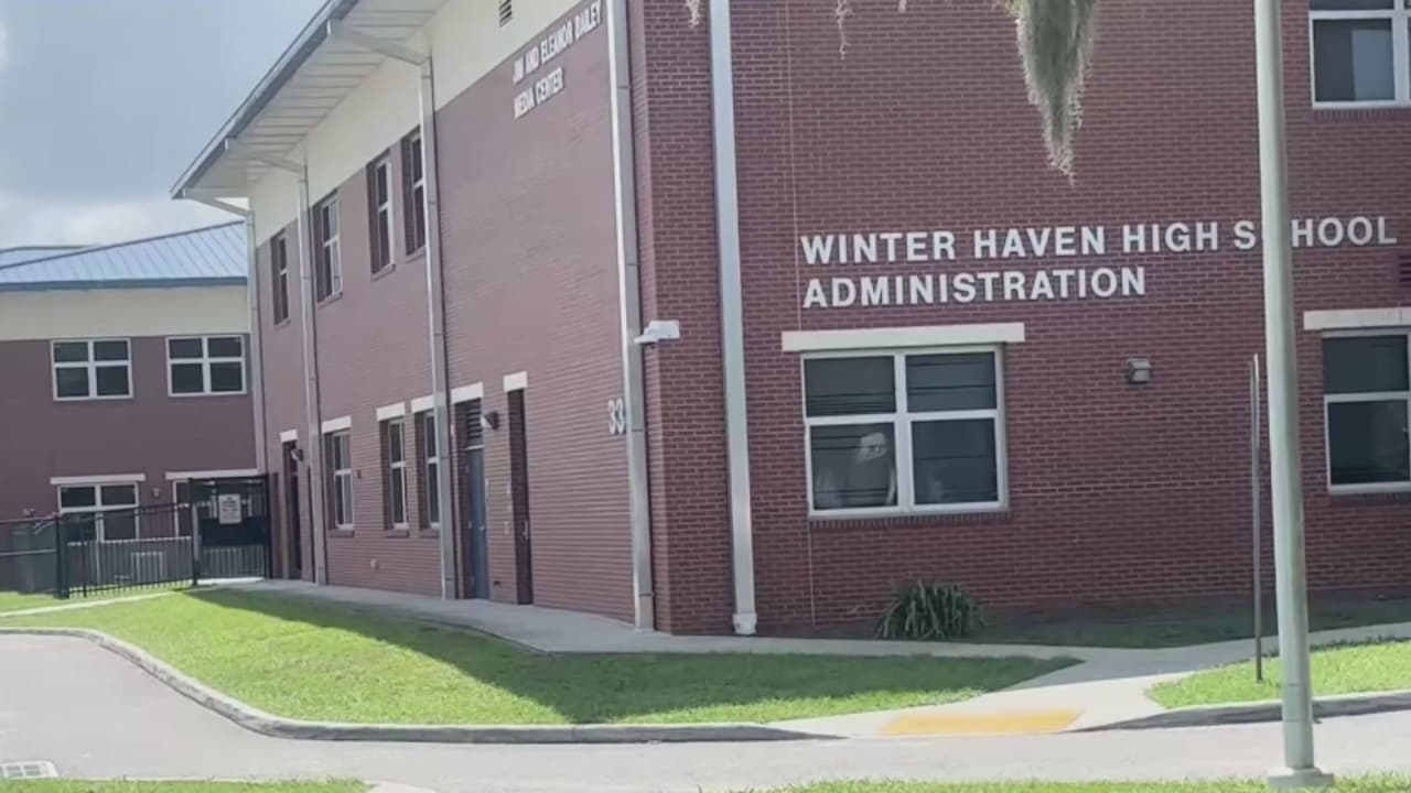 Arrestan a profesor en Winter Haven por presunta agresión sexual a una alumna de 15 años
