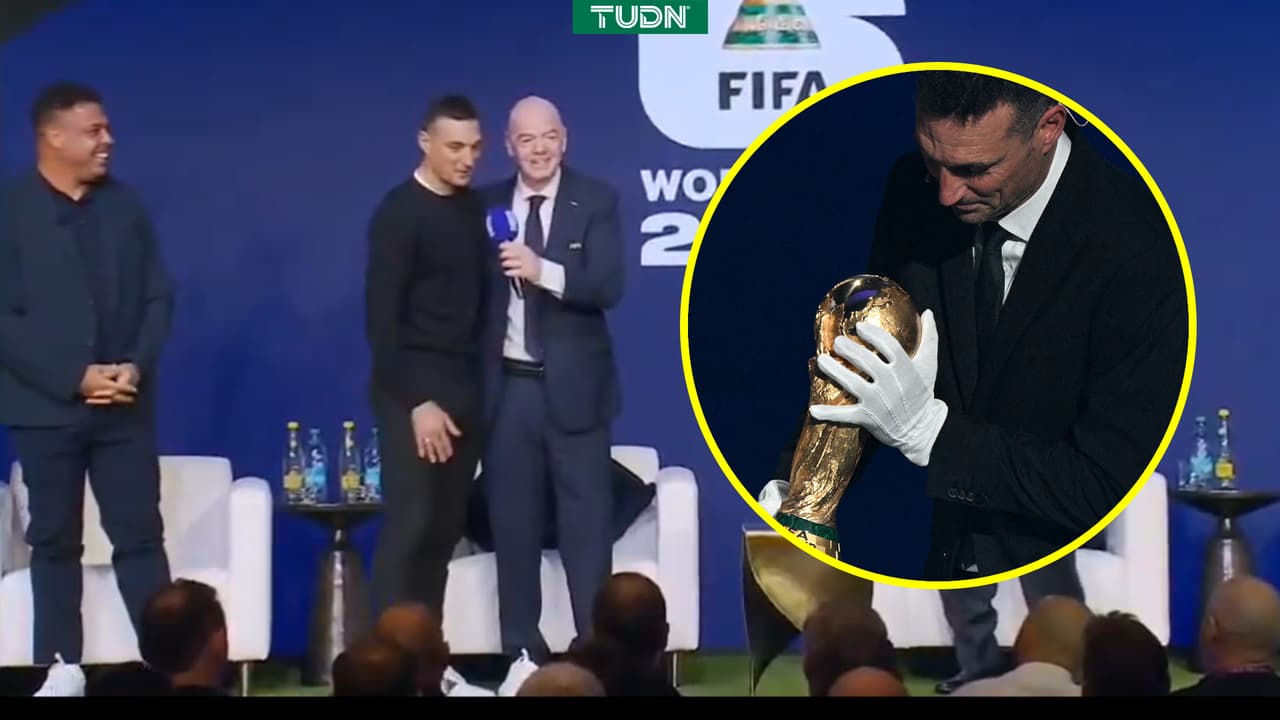 Infantino se disculpa con Scaloni por tocar la Copa del Mundo con guantes