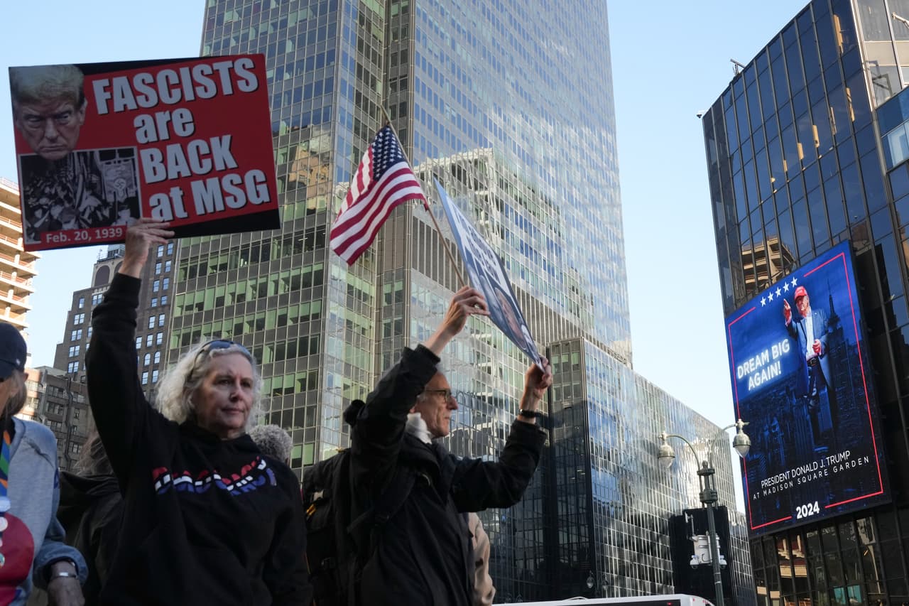 Críticos argumentan que Trump presenta una visión distorsionada y excesivamente negativa de Nueva York en sus discursos, describiendo la ciudad como asolada por el crimen y problemas de inmigración que no se ajustan a la realidad.