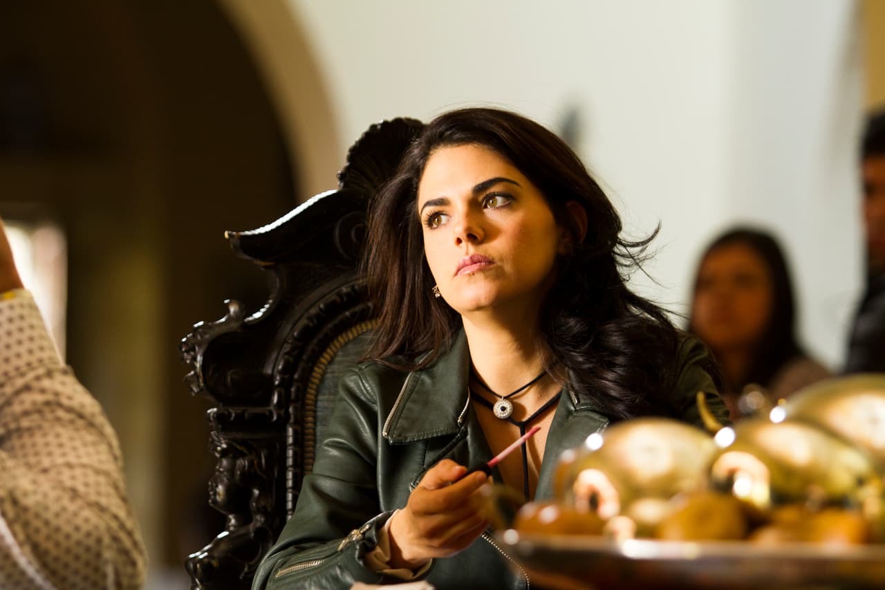 Yolanda siguió sus palabras y aceptó ser parte de 'El Cártel de las Sombras' para sustituir a 
<b><a href="http://www.univision.com/series/la-piloto/arap-bethke-es-john-lucio">John</a></b>. ¿Se lo dirá a Dave?