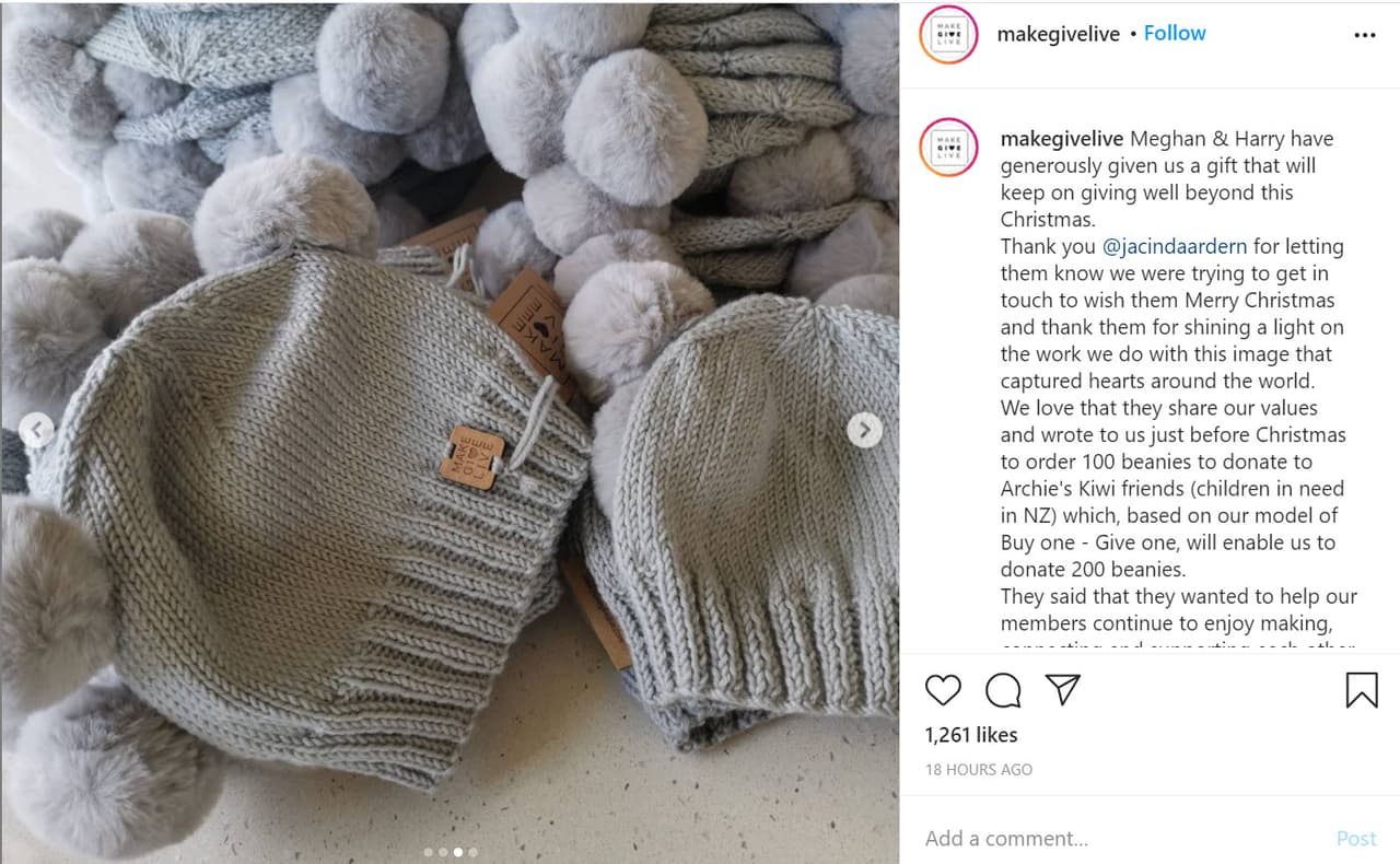 Fue así como Meghan Markle y su esposo compraron 100 gorros con la finalidad de apoyar a 200 familias en el próximo invierno.
<br>