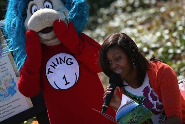 Ella leyó "Todos, las cosas que puedes hacer son buenas para ti!".