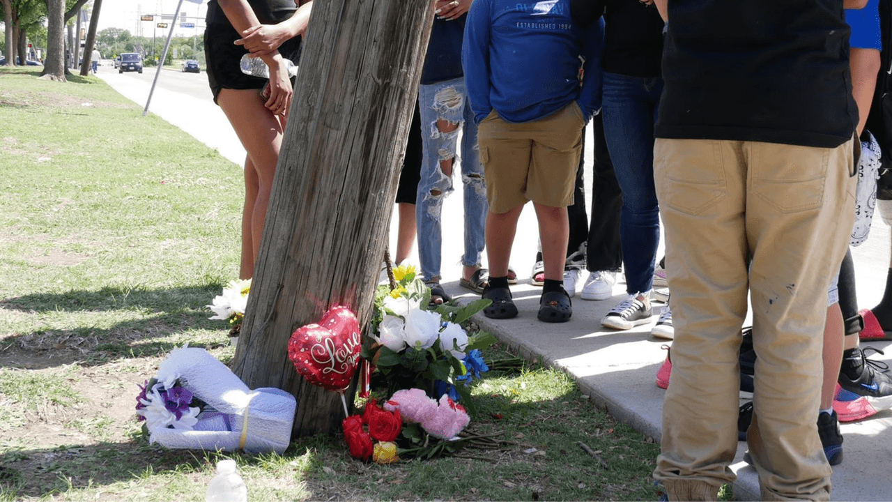 La camioneta pick-up del presunto responsable chocó de frente con una SUV, donde iban los adolescentes, dijo la policía.