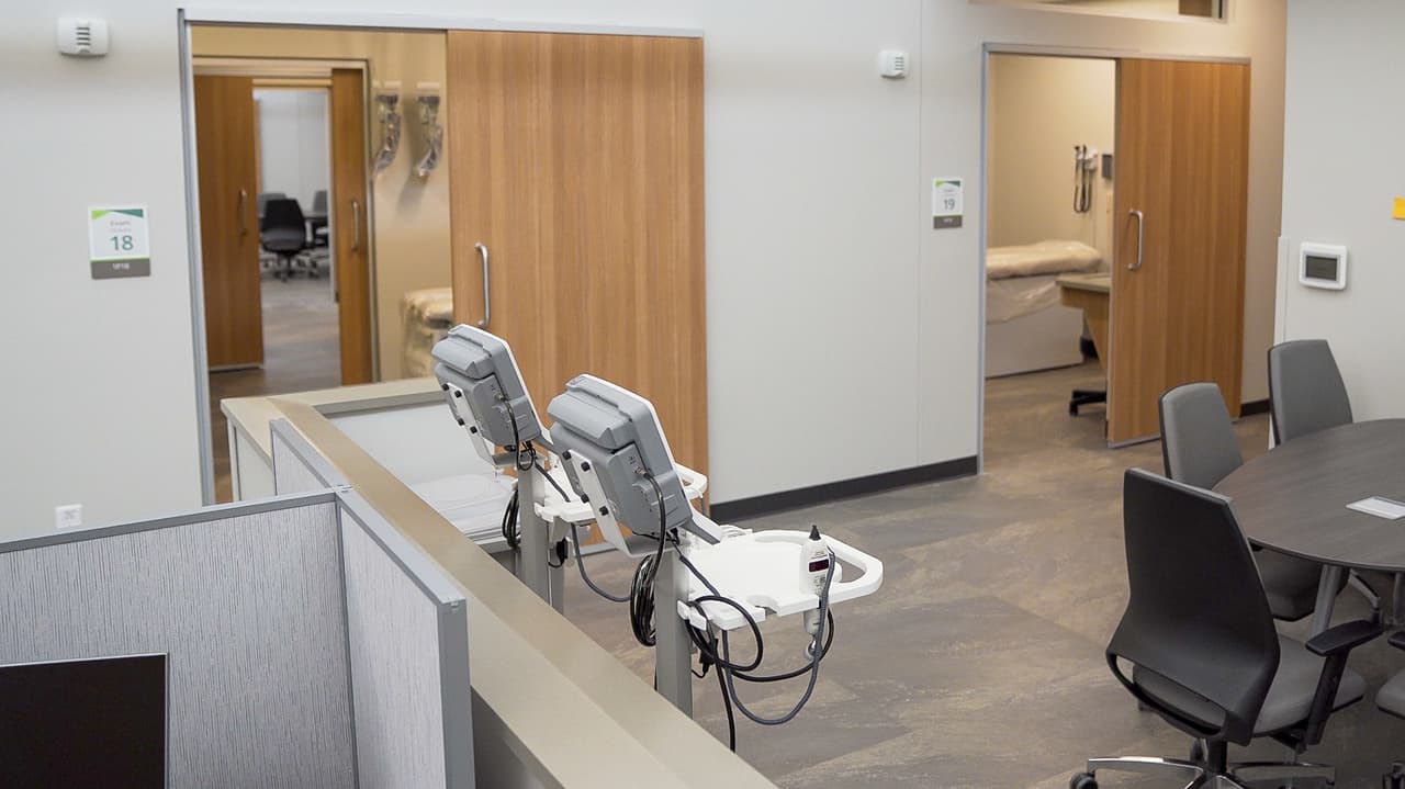 “Con la apertura de 
<i>West Maryvale</i>, pendiente de la apertura de nuestra nueva ubicación en Mesa en el nuevo año y el hito del 50% de finalización en el nuevo 
<a href="https://www.univision.com/local/arizona-ktvw/edicion-digital-arizona/inicia-construccion-de-nuevo-valleywise-health-medical-center-video">Valleywise Health</a> Medical Center, nos acercamos cada vez más a cumplir nuestra promesa a los votantes del condado de Maricopa de reinventar la atención de los más vulnerables”, dijo Steve Purves, presidente y director ejecutivo de Valleywise Health, mediante un comunicado de prensa.