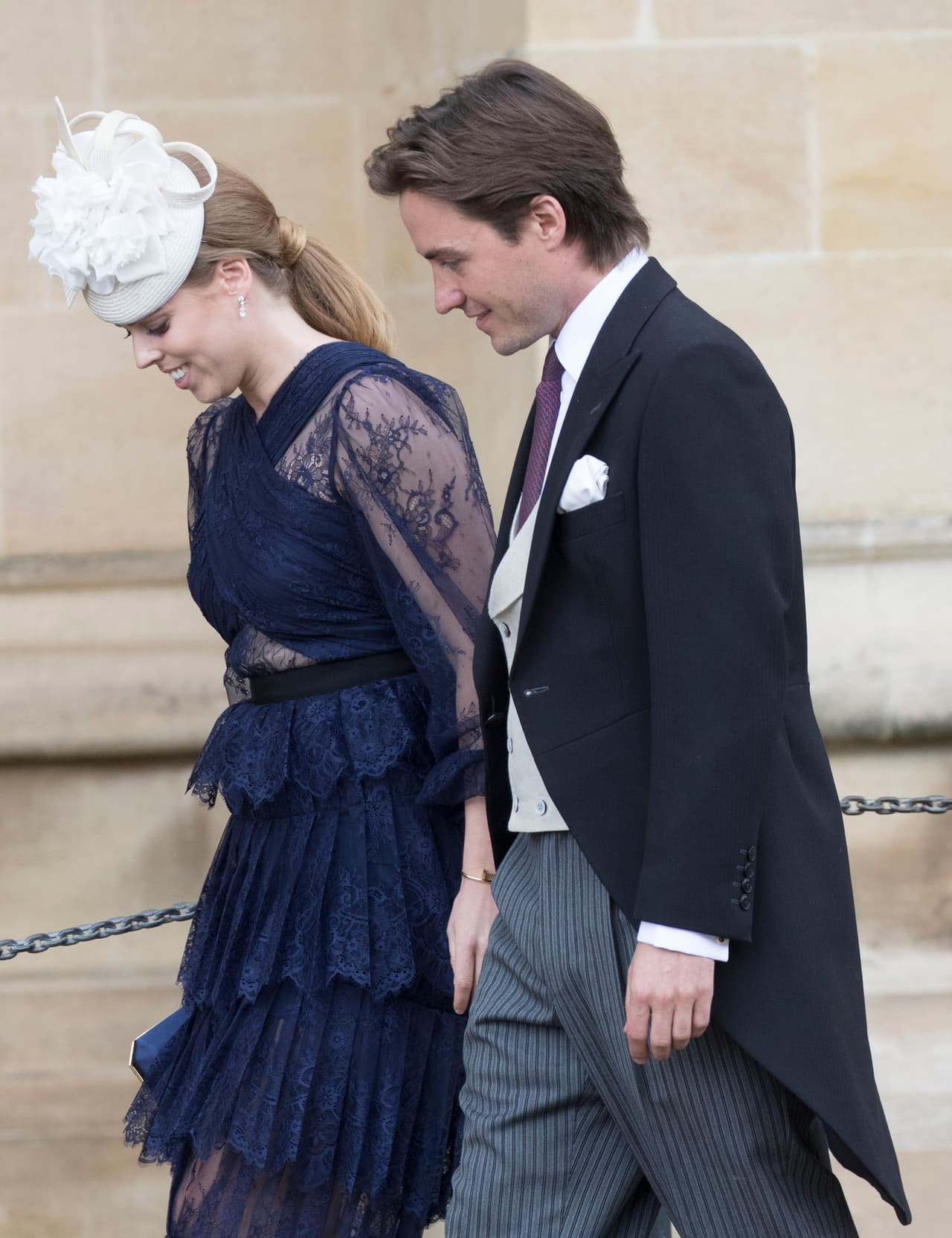 Otro detalle interesante fue la llegada de la princesa Beatriz, quien lució muy contenta con su novio Edoardo Mapelli Mozzi.