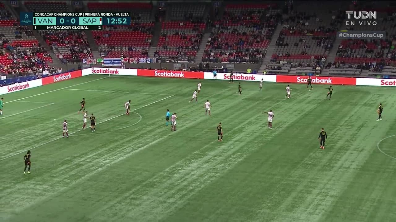 ¡TIRO ATAJADO! disparo por Ali Ahmed.