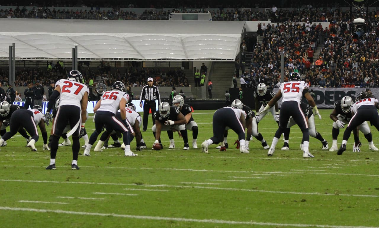 Te presentamos las mejores imágenes que nos dejó el juego entre Raiders y Texans en la cancha del estadio Azteca de la ciudad de México.