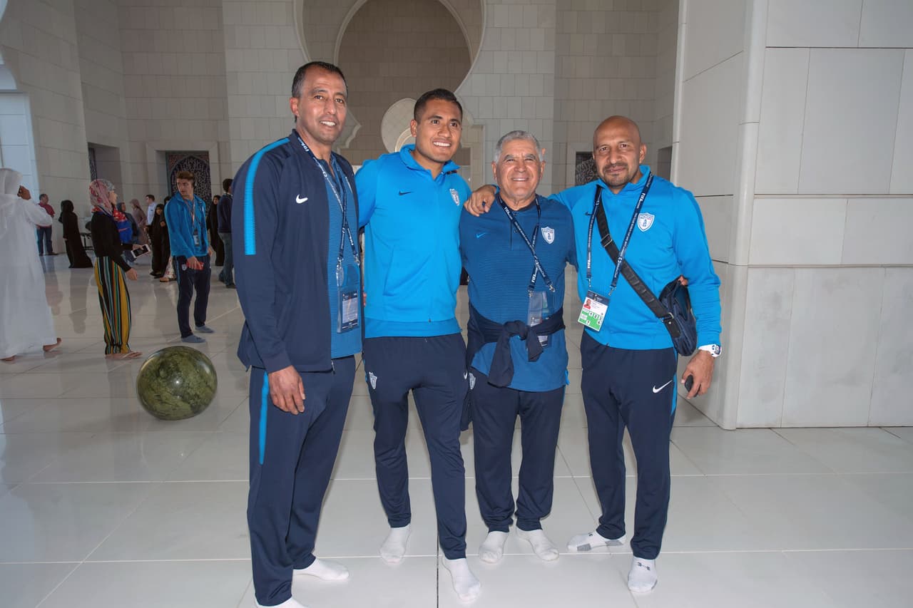 Los jugadores de Pachuca aprovecharon su presencia en Emiratos Árabes Unidos, donde se encuentran por el Mundial de Clubes, para visitar la Gran Mezquita de Abu Dhabi, previo a su partido del sábado contra Wydad Casablanca.