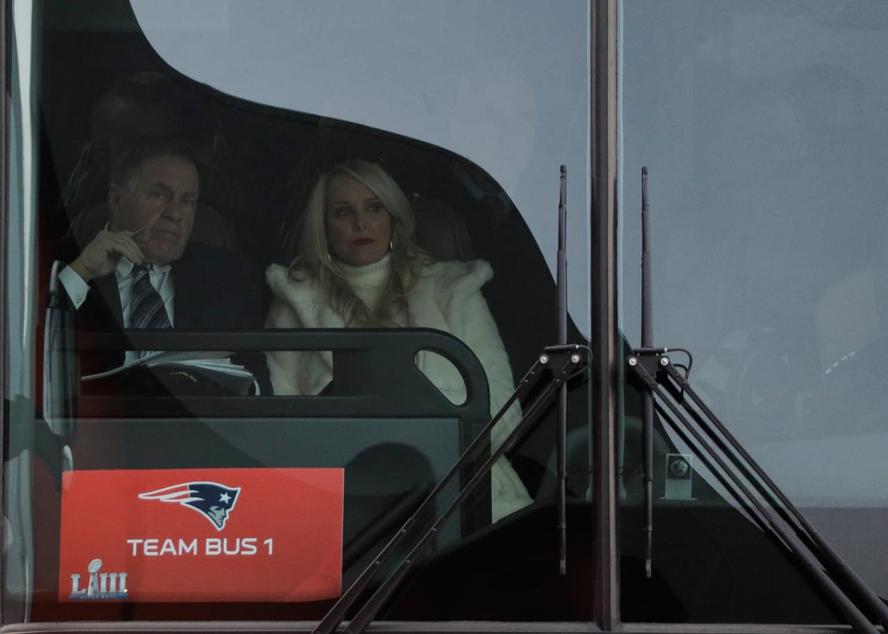 Imágenes del arribo de jugadores de los Rams y los Patriots al Aeorpuerto de Atlanta previo al Super Bowl LIII.