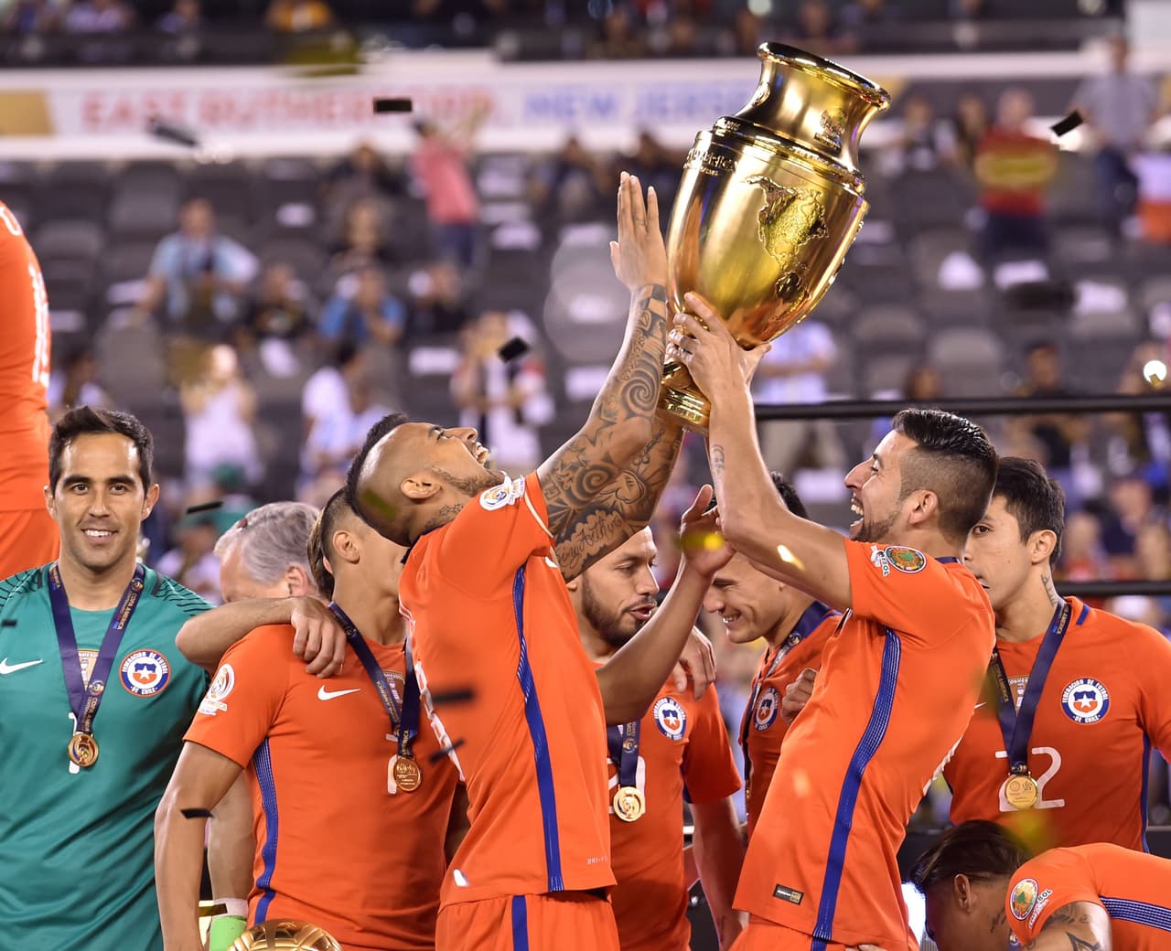 Los dos equipos agotados después del tiempo reglamentario y el extra, definieron la contienda por penales.