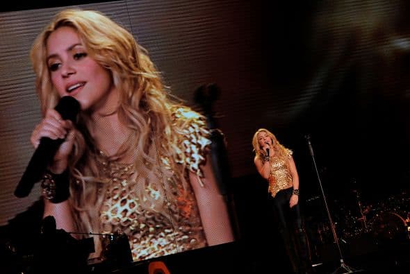 Su papá es Lebanés y su mamá es Española-Italiana.