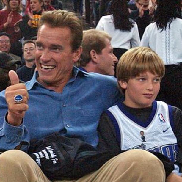 Patrick Schwarzenegger recordó uno de los buenos momentos que pasó con su famosísimo papá.