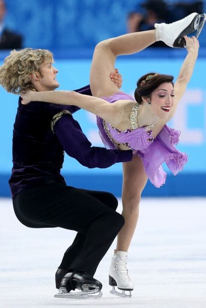 Meryl Davis y Charlie White se han proclamado hoy campeones olímpicos de danza de patinaje artístico en Sochi 2014, una vez disputado el programa libre en el que mantuvieron el liderato que el domingo alcanzaron en el corto. Davis y White, primera pareja de EEUU en ganar un Mundial y que llegaron a Sochi como subcampeones olímpicos, se impusieron en el Palacio Iceberg con 195,52 puntos y un programa largo con música de 'Sherezade", de Nikolai Rimski-Korsakov. Superaron a los defensores del título, los canadienses Tessa Virtue y Scott Moir, que se colgaron la plata con 190,99. El bronce ha sido para la pareja rusa integrada por Elena Ilinykh y Nikita Kapsalapov, con 183,48. Meryl y White llevan 17 años patinando juntos.