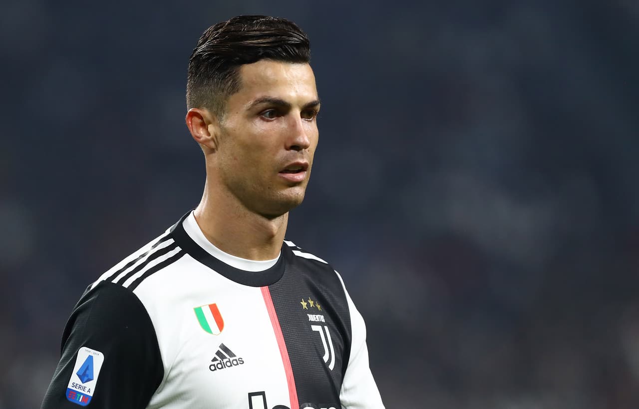 Cristiano Ronaldo sin duda es el mayor anotador de goles en la Champions League. Cinco veces campeón de este torneo con tres diferentes clubes: Manchester United, Real Madrid y Juventus. Ha anotado 127 goles en 167 partidos, promediando 0.77 goles por juego.