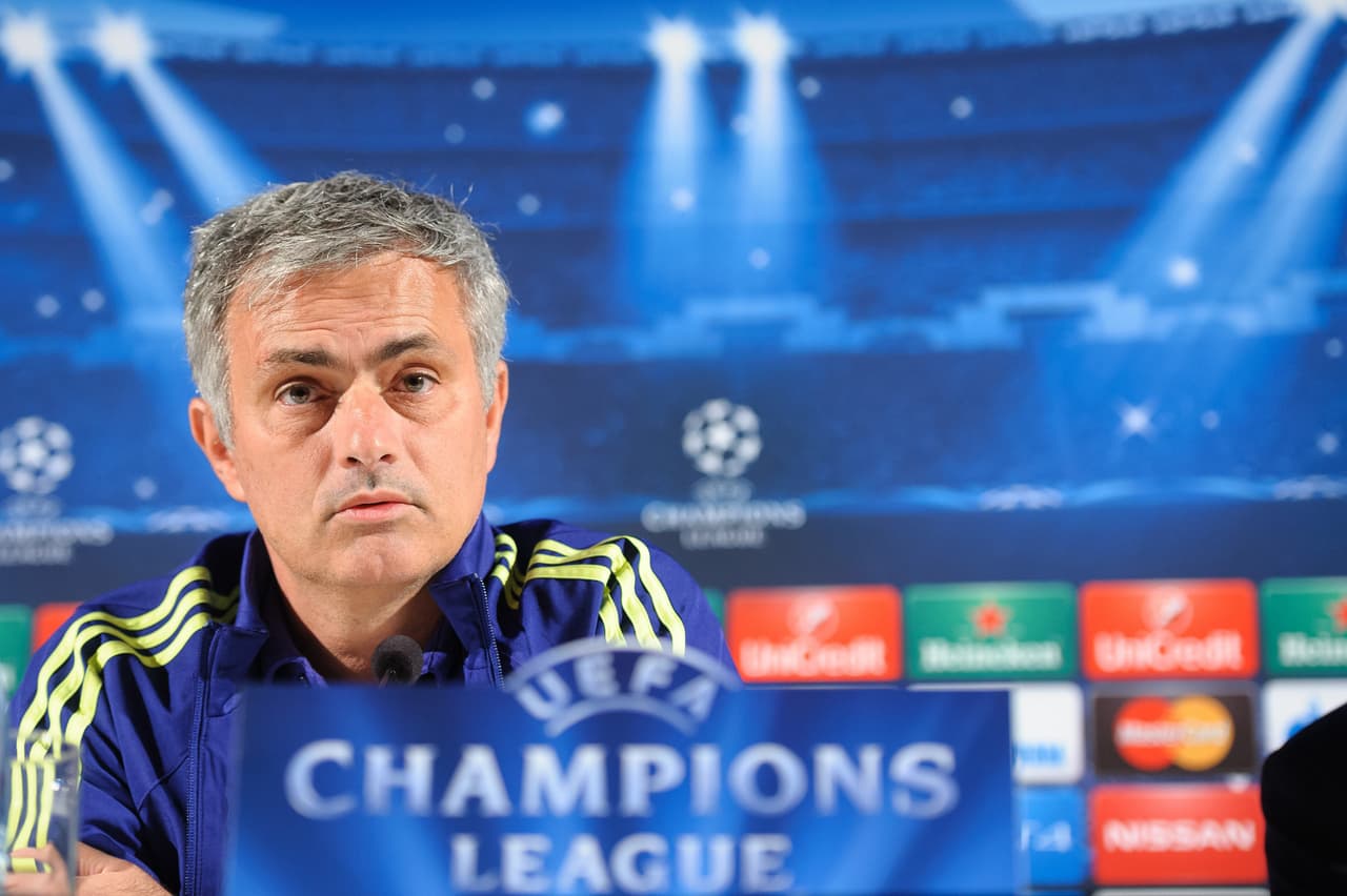 “Si tienes en casa un Bentley y un Aston Martin, si vas todo el día con el Bentley y dejas el Aston Martin en el garaje eres un poco estúpido”, señaló ‘Mou’ sobre las rotaciones en su primera etapa en Chelsea.