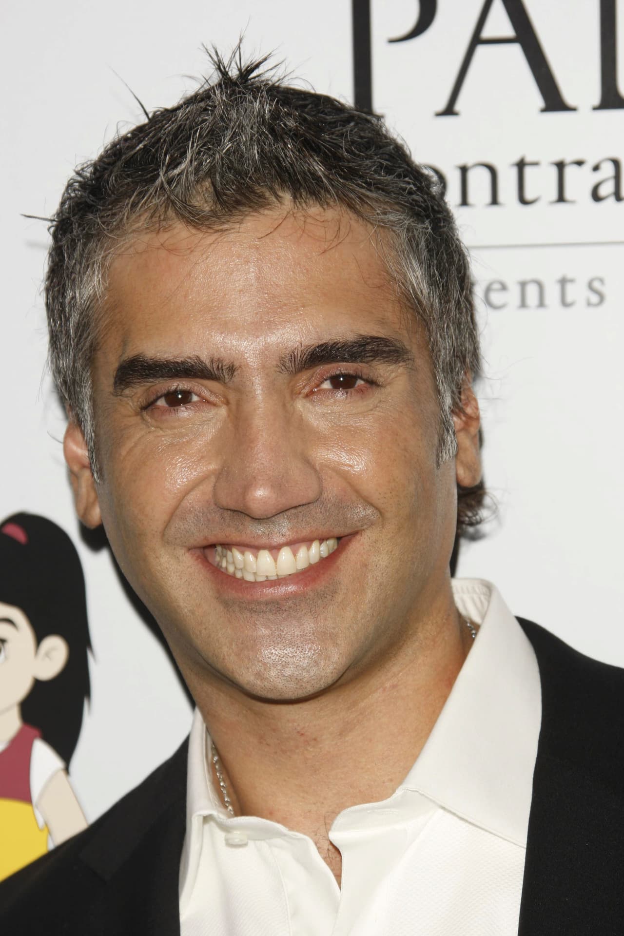 En 2010, Eiza fue captada en un par de ocasiones muy cariñosa con 
<b>Alejandro Fernández</b>. Sin embargo, la actriz desmintió que existiera algo entre ellos: "Sólo amistad, lo quiero mucho [...] Así son las revistas y bueno, así son los chismes, les encanta hacer cosas que no son", declaró a Agencia México en aquél entonces.