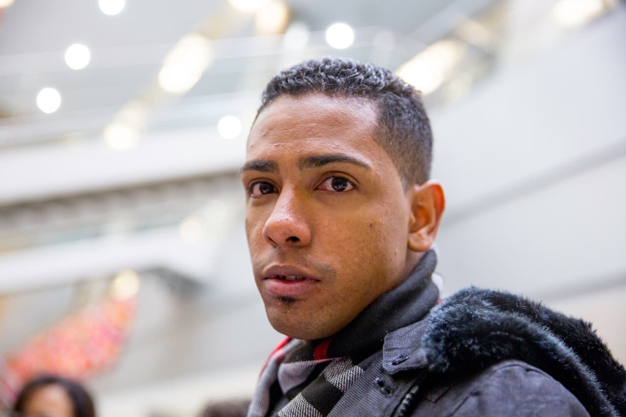 Ese es también el objetivo de Reinier Calderín Vera, de 28 años. Hizo la misión como médico general en el estado venezolano de Carabobo donde dice que pasó "mucho trabajo por la falta de alimentos y las condiciones pésimas" en las que encontró el país.