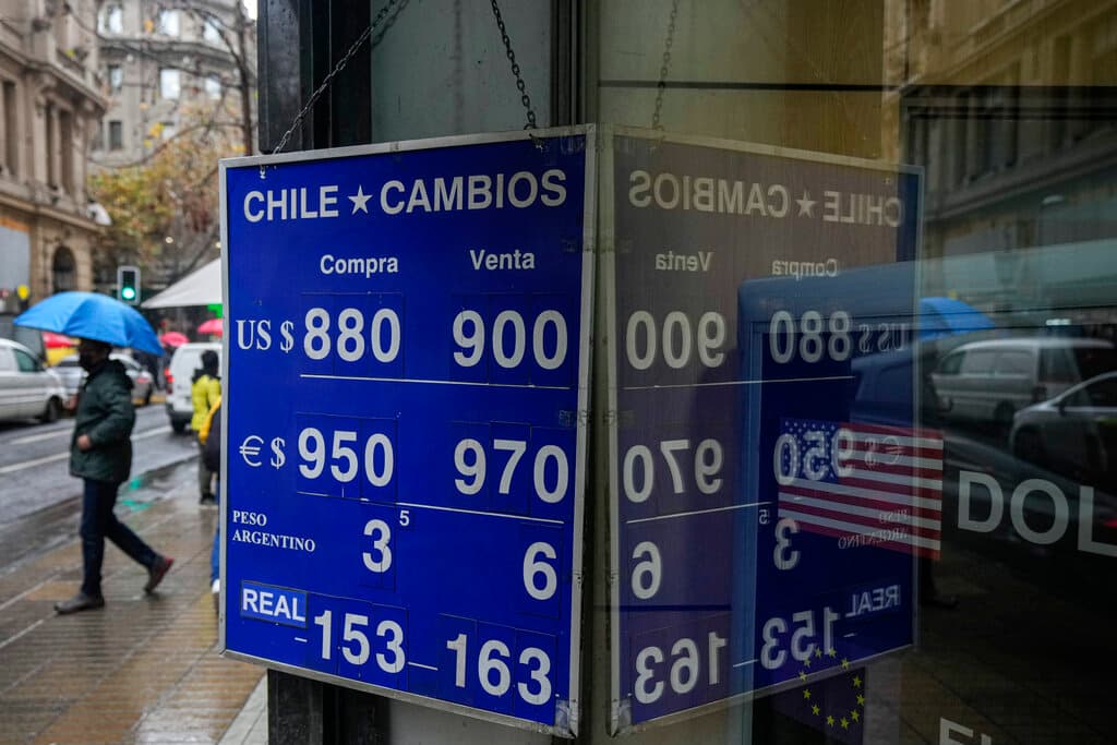 El dólar está fortalecido: ¿Cómo afecta las remesas desde EEUU y los precios en Latinoamérica?