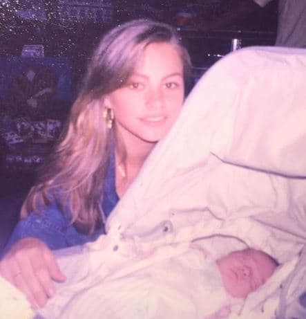 "¡Feliz cumpleaños a mi hijito! Que lo cumplas muy feliz!", expresó la también presentadora originaria de Barranquilla, Colombia y quien se convirtio en madre de Manolo cuando apenas tenía 19 años de edad.