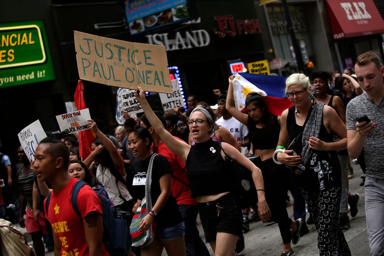 No está claro si el policía la apagó o la cámara no estaba funcionando apropiadamente.