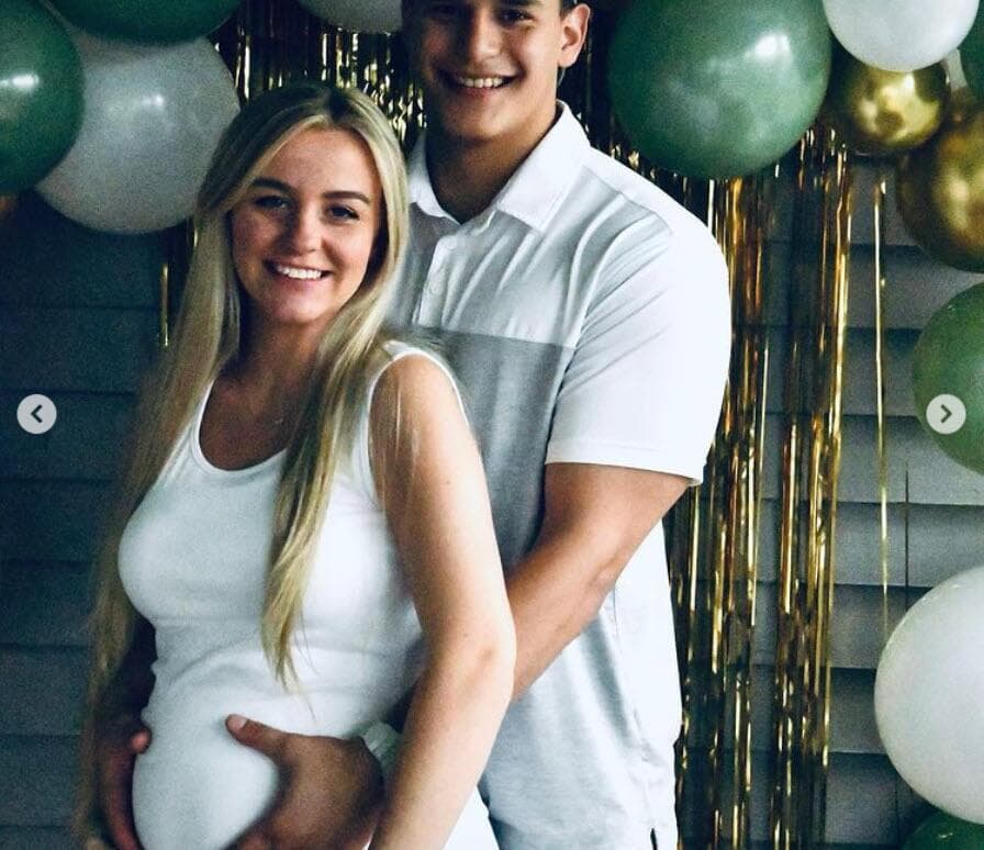 Fue Malorie Lyne, la pareja de José Eduardo, quien anunció el nacimiento de la bebé este miércoles 20 de octubre en sus historias de Instagram. Estoy lista. Tan enamorada", escribió junto a una imagen donde posa junto a la pequeña.